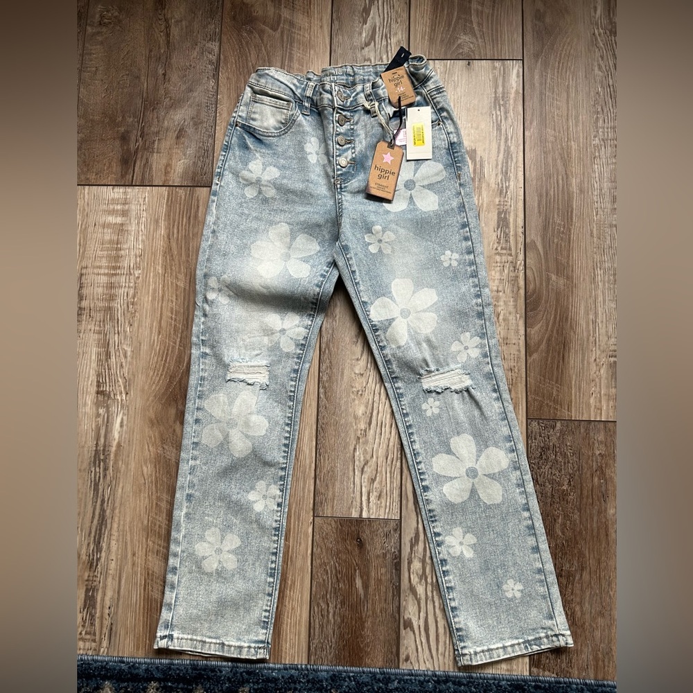 Girls Size 14 Daisy Distressed Jeans with adjustable waist. From DILLARDS NWT